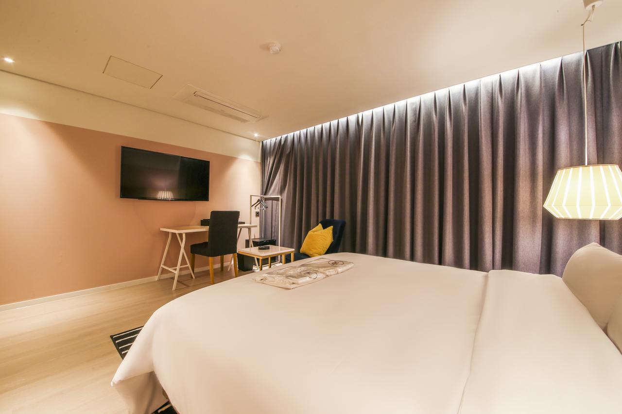 โรงแรทลอนดอนเนอร์ ฮวัมยอง Hotel ปูซาน ภายนอก รูปภาพ