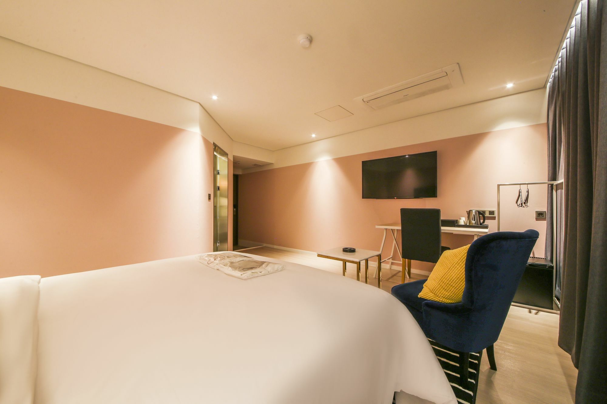 โรงแรทลอนดอนเนอร์ ฮวัมยอง Hotel ปูซาน ภายนอก รูปภาพ